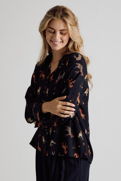 HORSE PRINT BUTTON DOWN SHIRT
